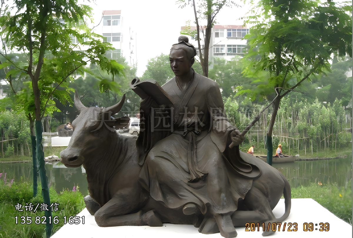 古代書生和牛鑄銅雕塑
