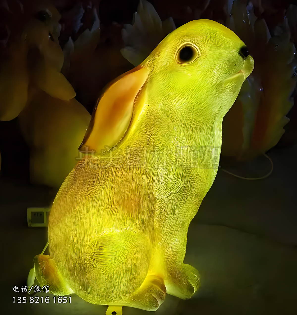 玻璃鋼透明發光兔子雕塑