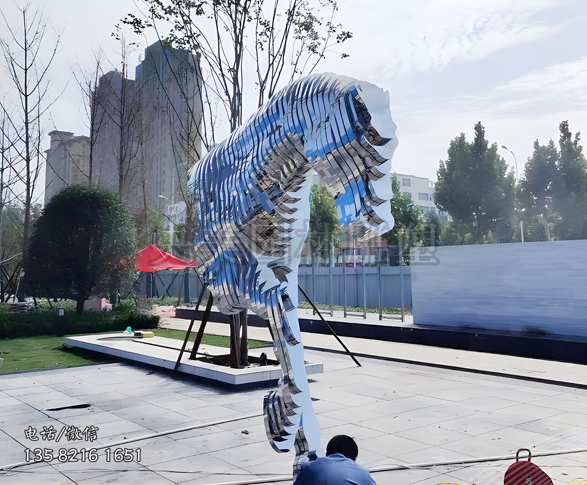 創意不銹鋼幾何造型馬頭雕塑